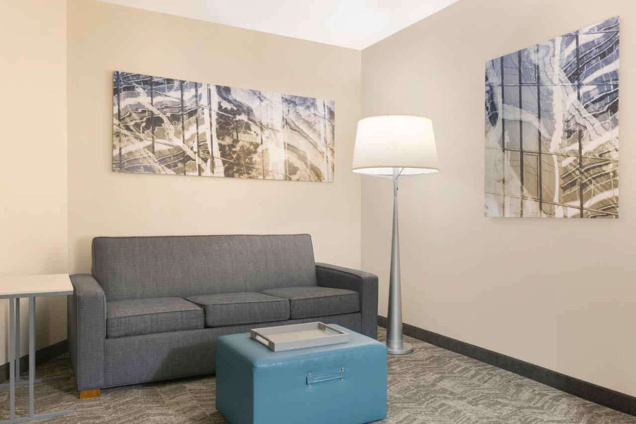 Springhill By Marriott International Airport 3*