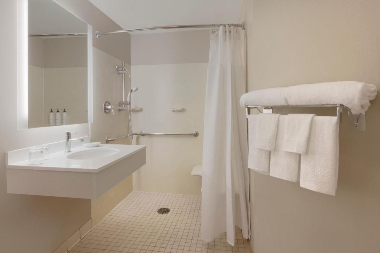 Springhill By Marriott International Airport Hotel