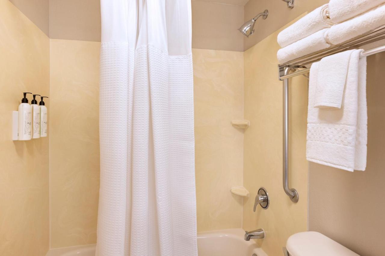 Springhill By Marriott International Airport Hotel 3*