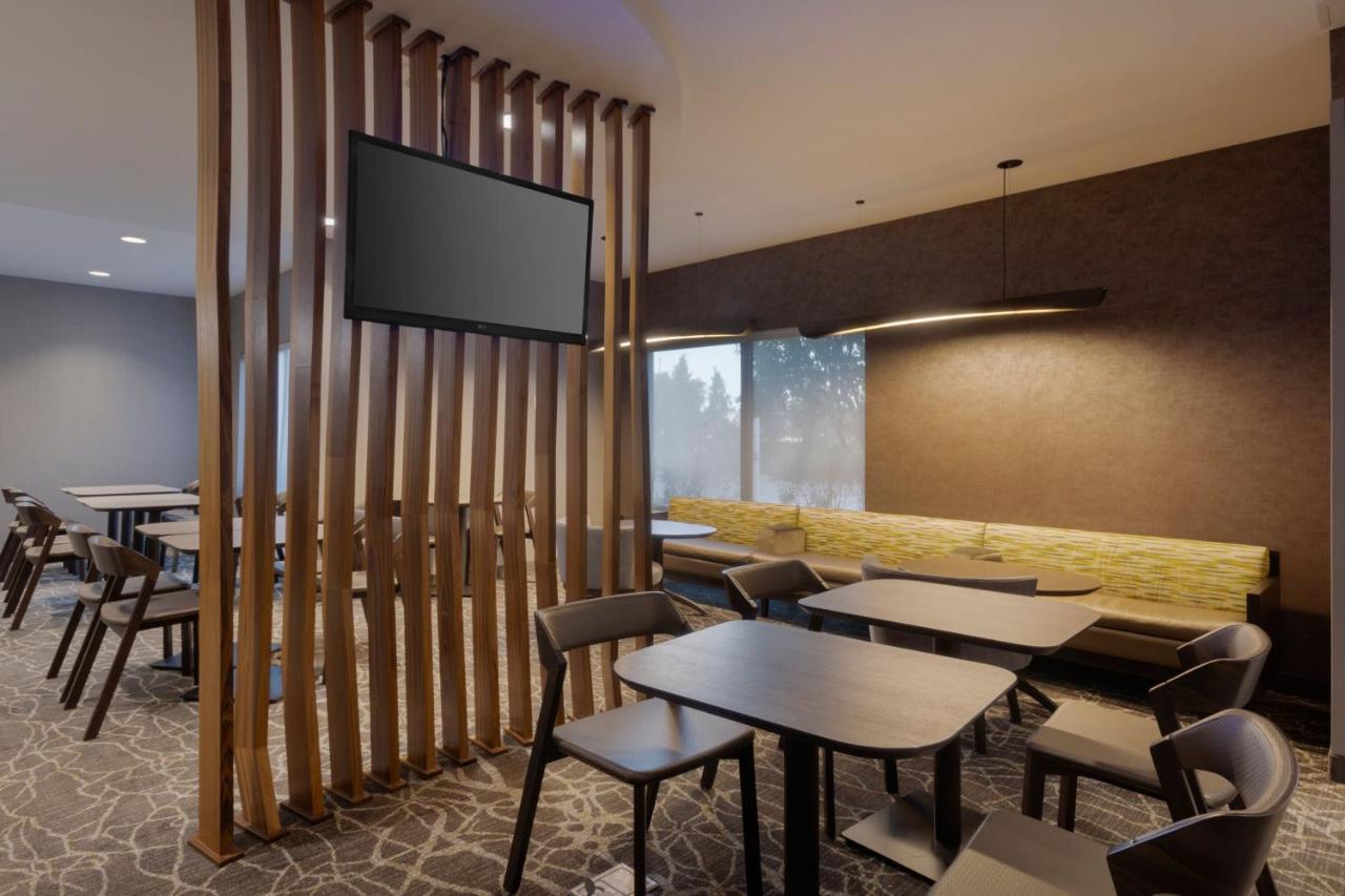 Springhill By Marriott International Airport 3*
