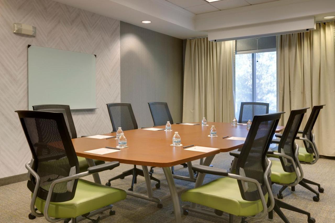 Hotel Springhill By Marriott International Airport 3*