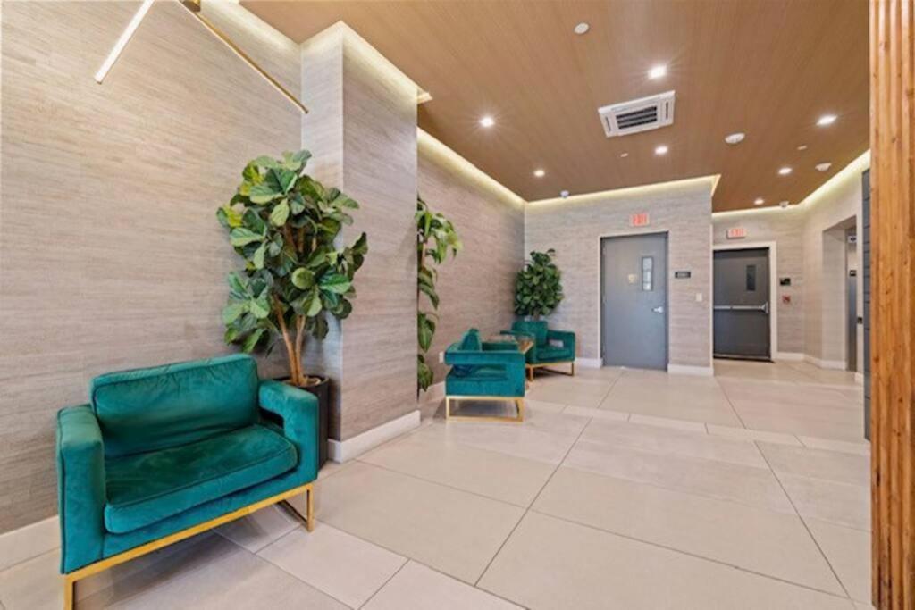 Apartment Entire Apt/2bd 2bth/amer. Dream Mall/nyc/ewr Airpt Newark