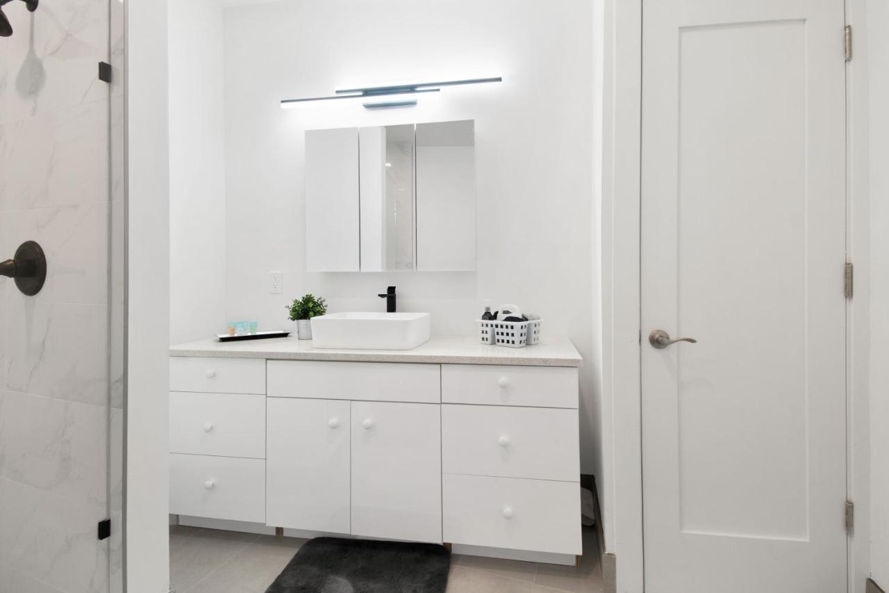 Nest Away 2 Queen Near Ewr-penn- Free Parking * Newark