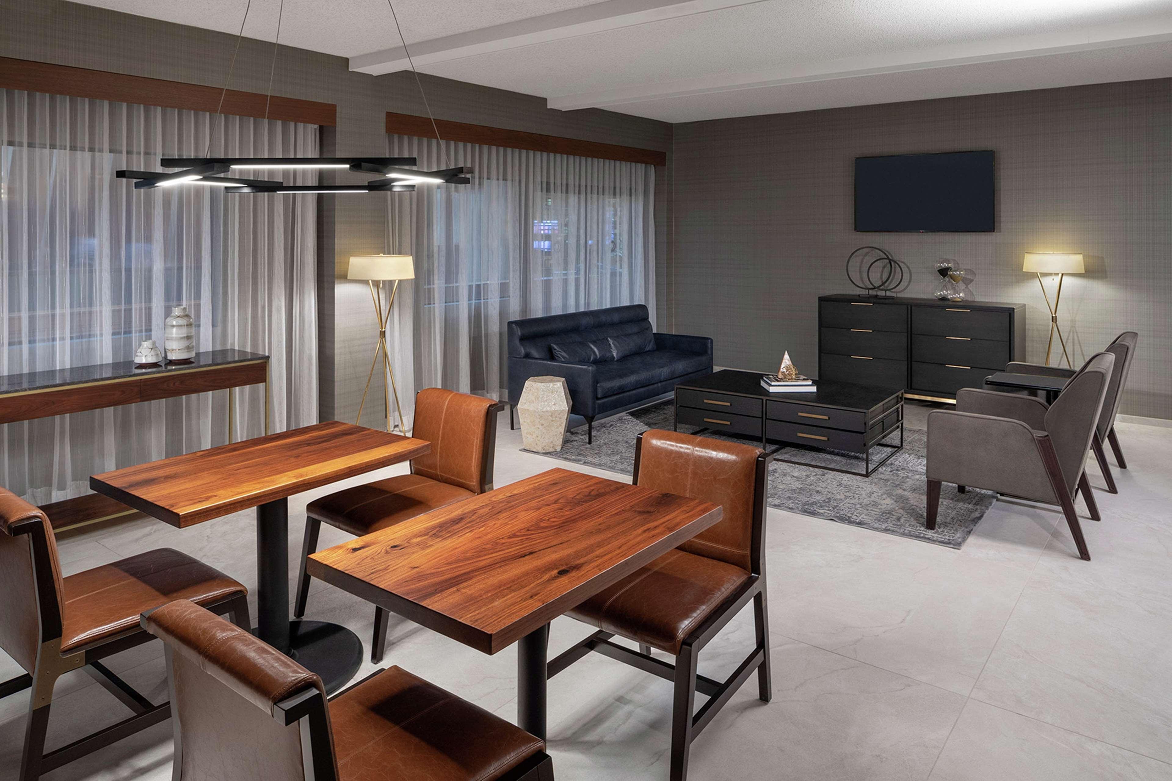 Doubletree By Hilton Airport 4* Newark