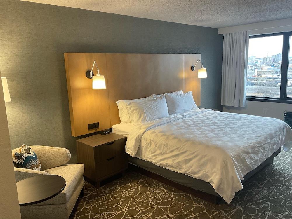 International Airport Hotel 3*
