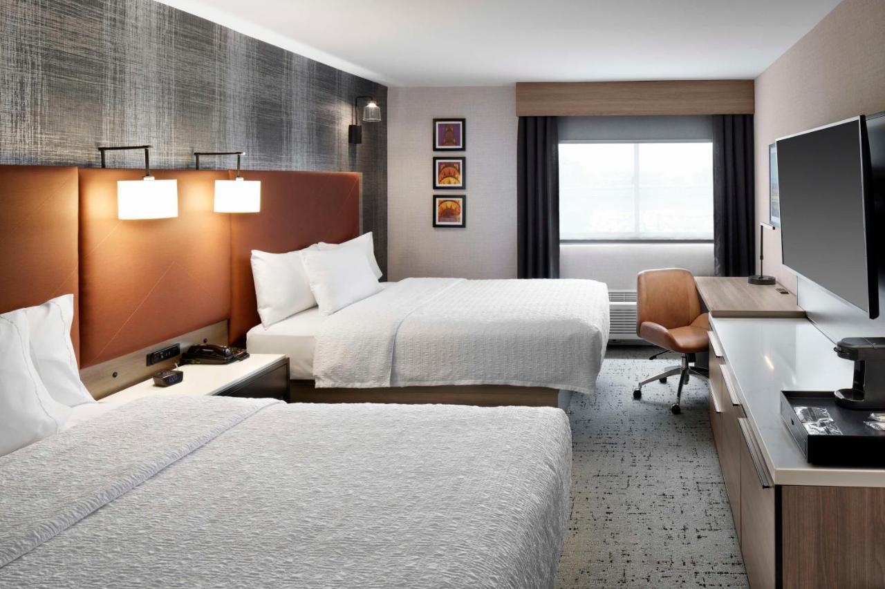 Hotel Hampton Airport 3*
