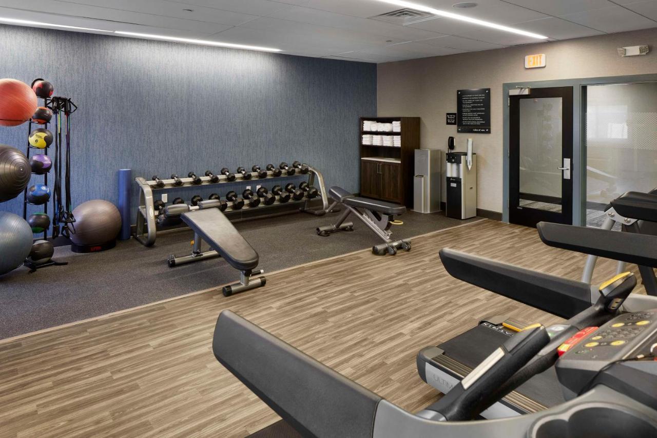 Hampton Airport Hotel