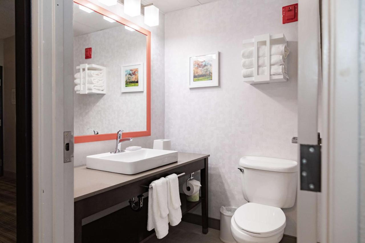 Hampton & By Hilton- Airport Elizabeth Hotel 3*