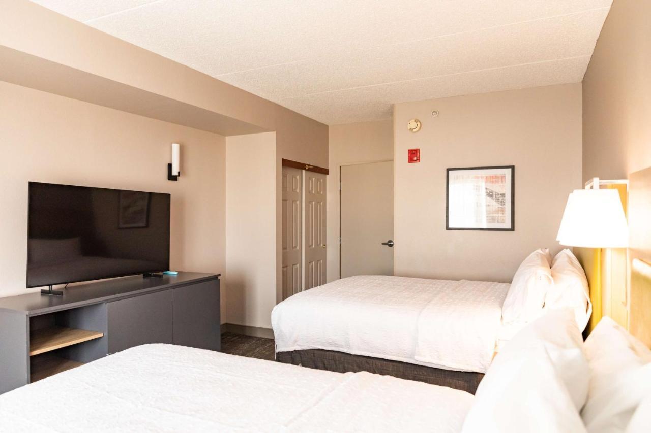 Hampton & By Hilton- Airport Elizabeth 3* Newark