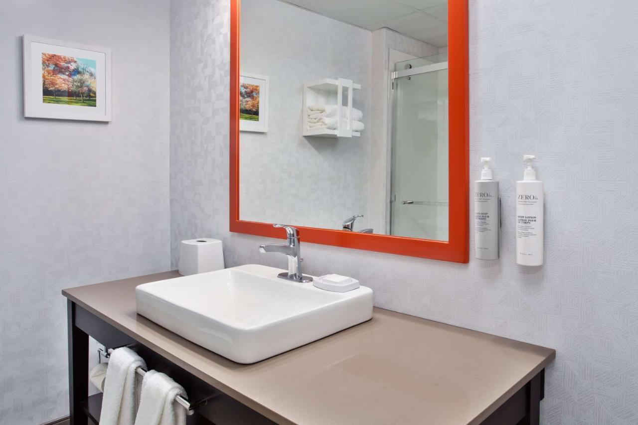 Hampton & By Hilton- Airport Elizabeth Hotel