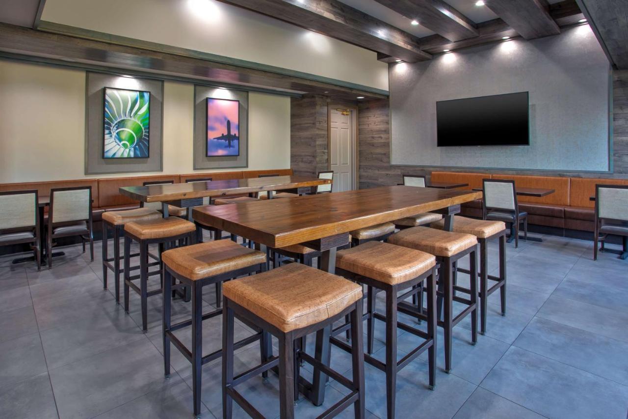 Hampton & By Hilton- Airport Elizabeth 3*