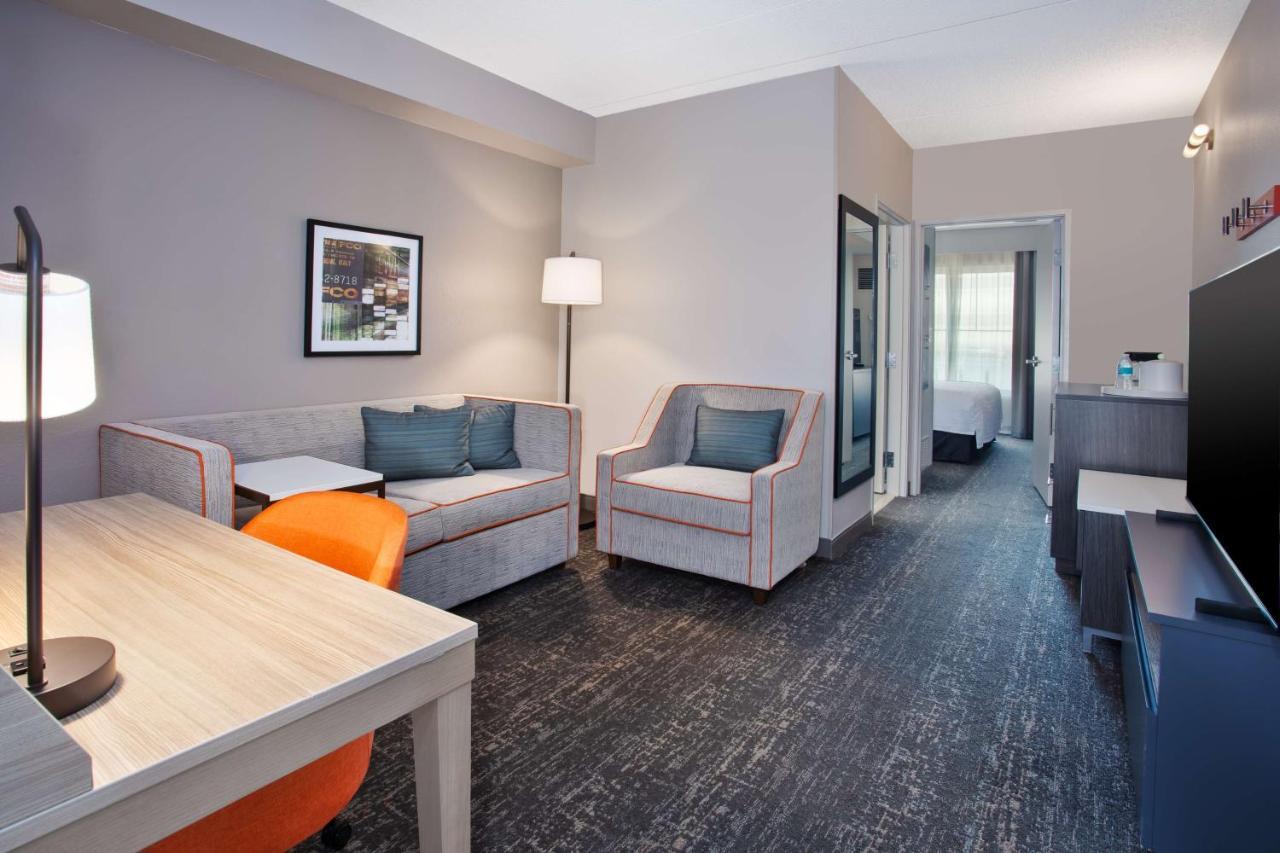 Hotel Hampton & By Hilton- Airport Elizabeth