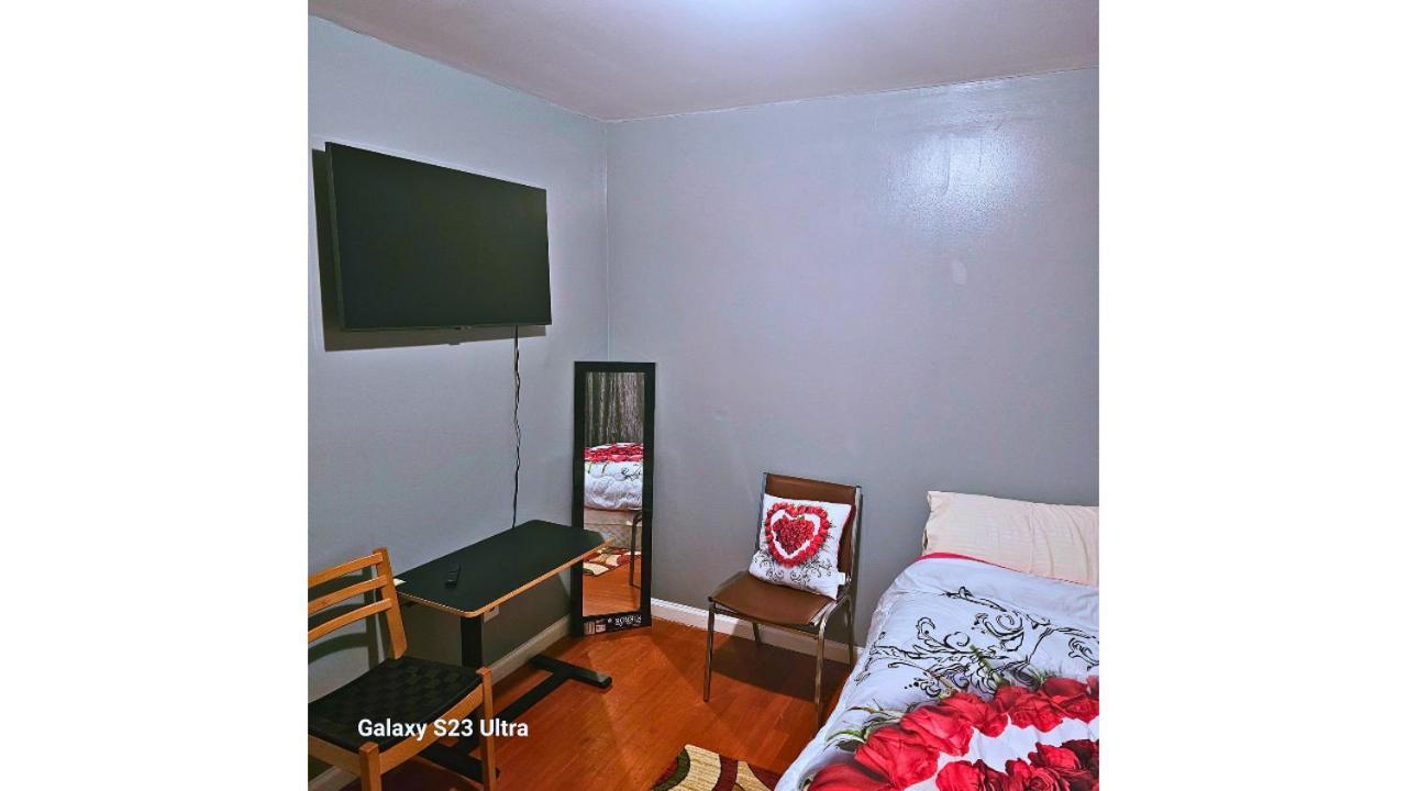 Divine D. 6mins Near Ewr Airport, 4mins To Penn Station / Prudential Homestay *