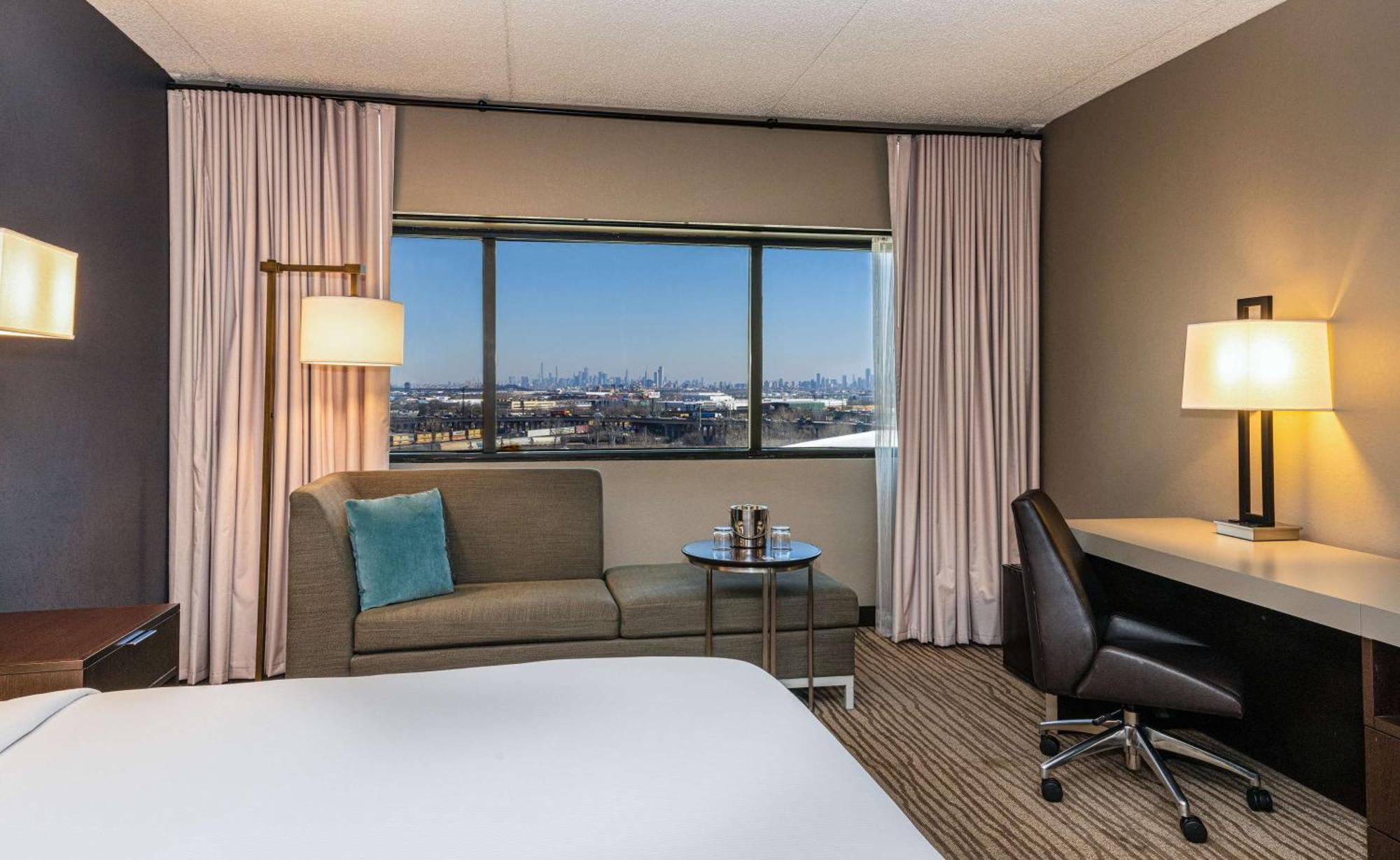 Hotel Doubletree By Hilton Airport