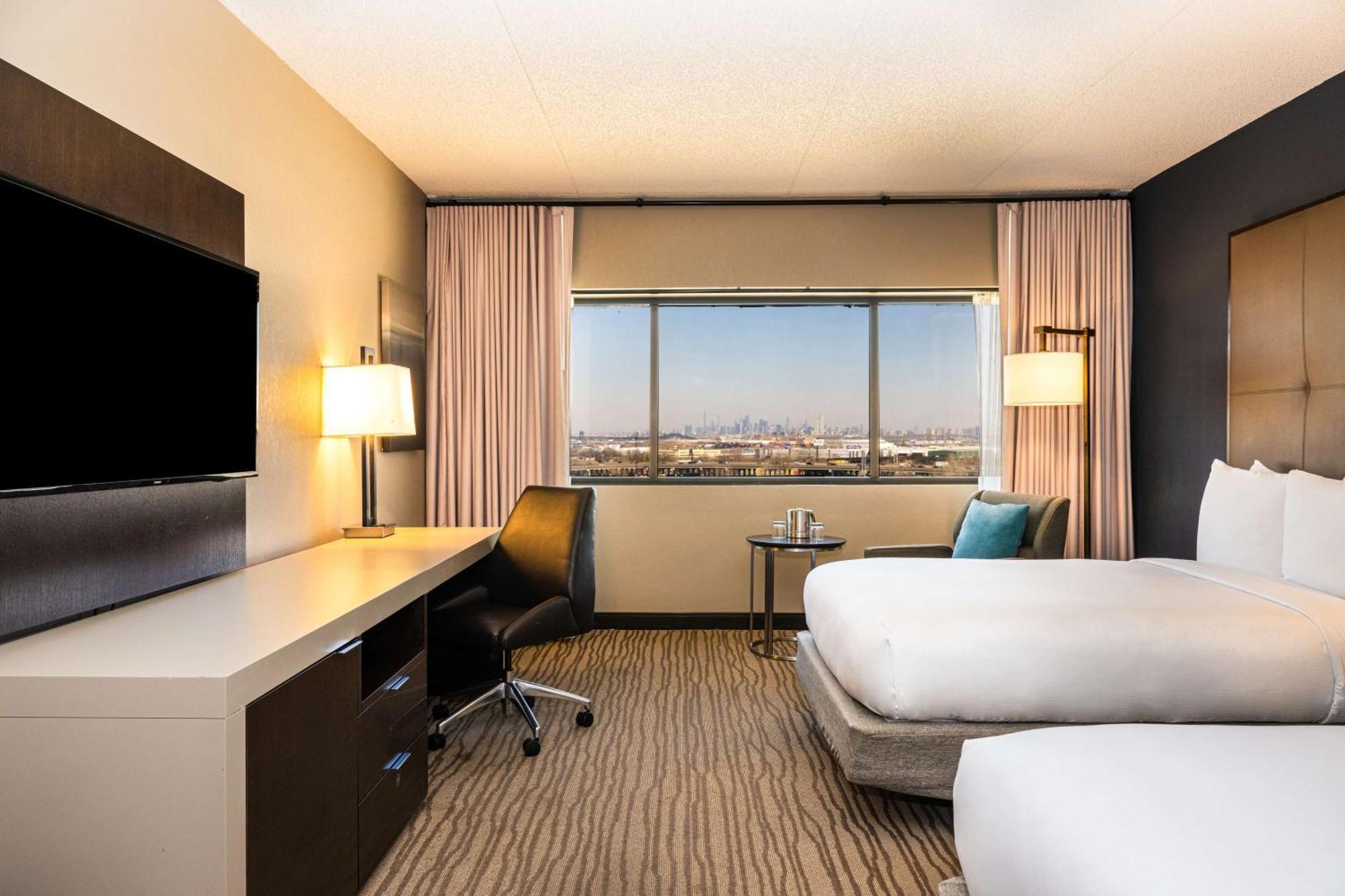 Doubletree By Hilton Airport Hotel Newark