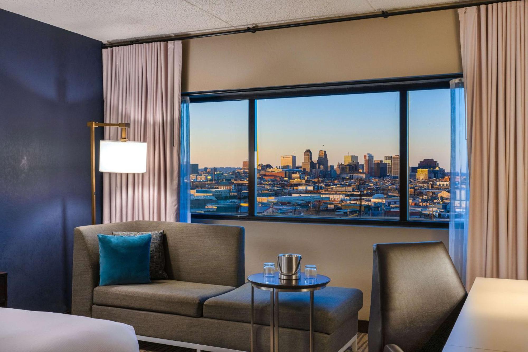 Doubletree By Hilton Airport 4*