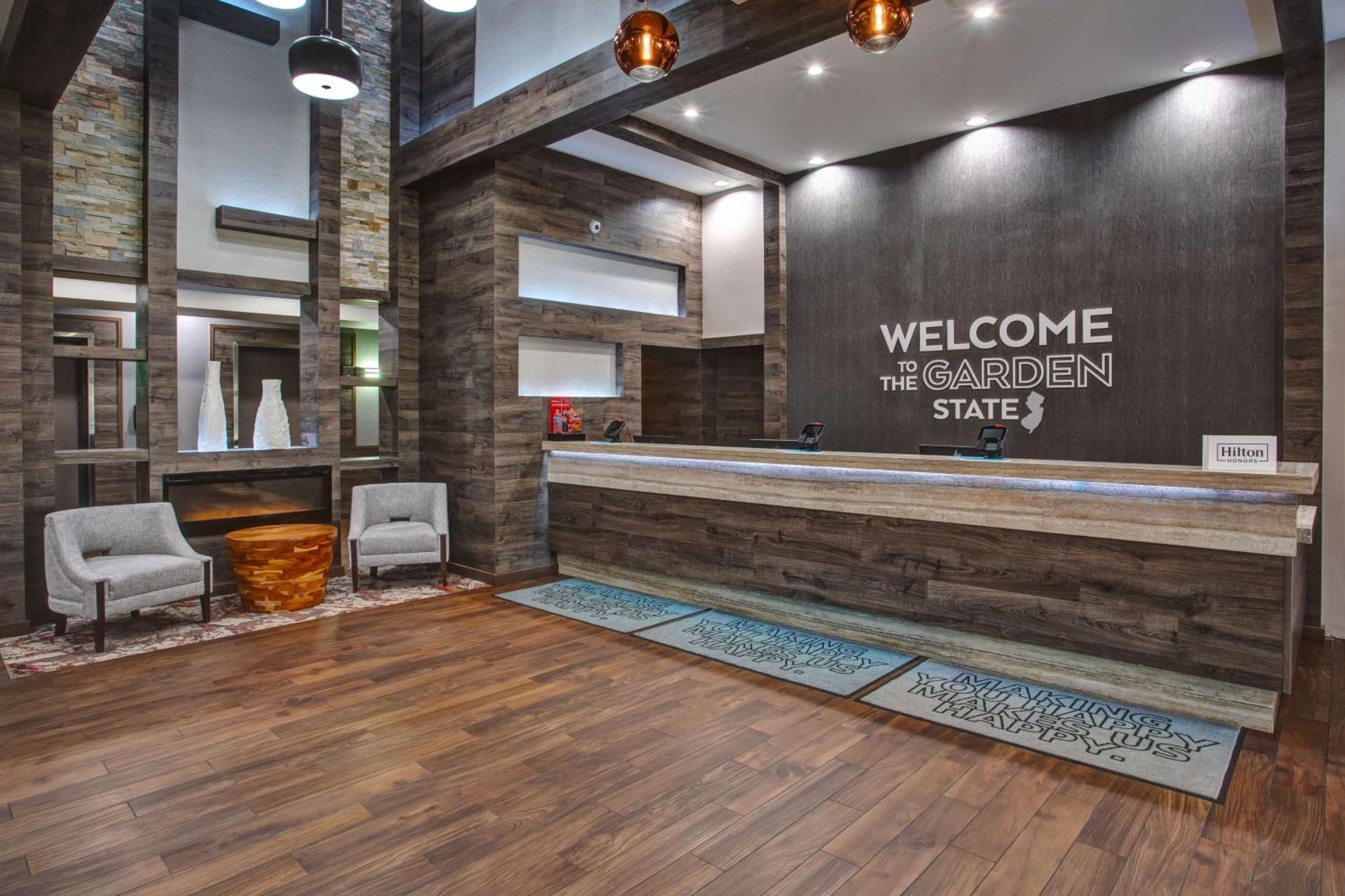 Hotel Hampton & By Hilton- Airport Elizabeth Newark