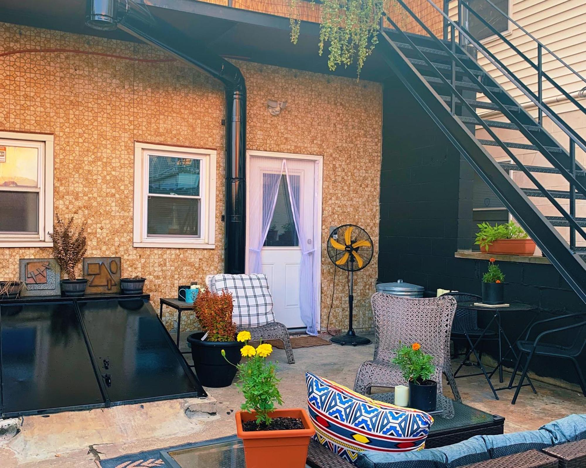 Sale!! Brick 20 Mins From Nyc!! * Newark