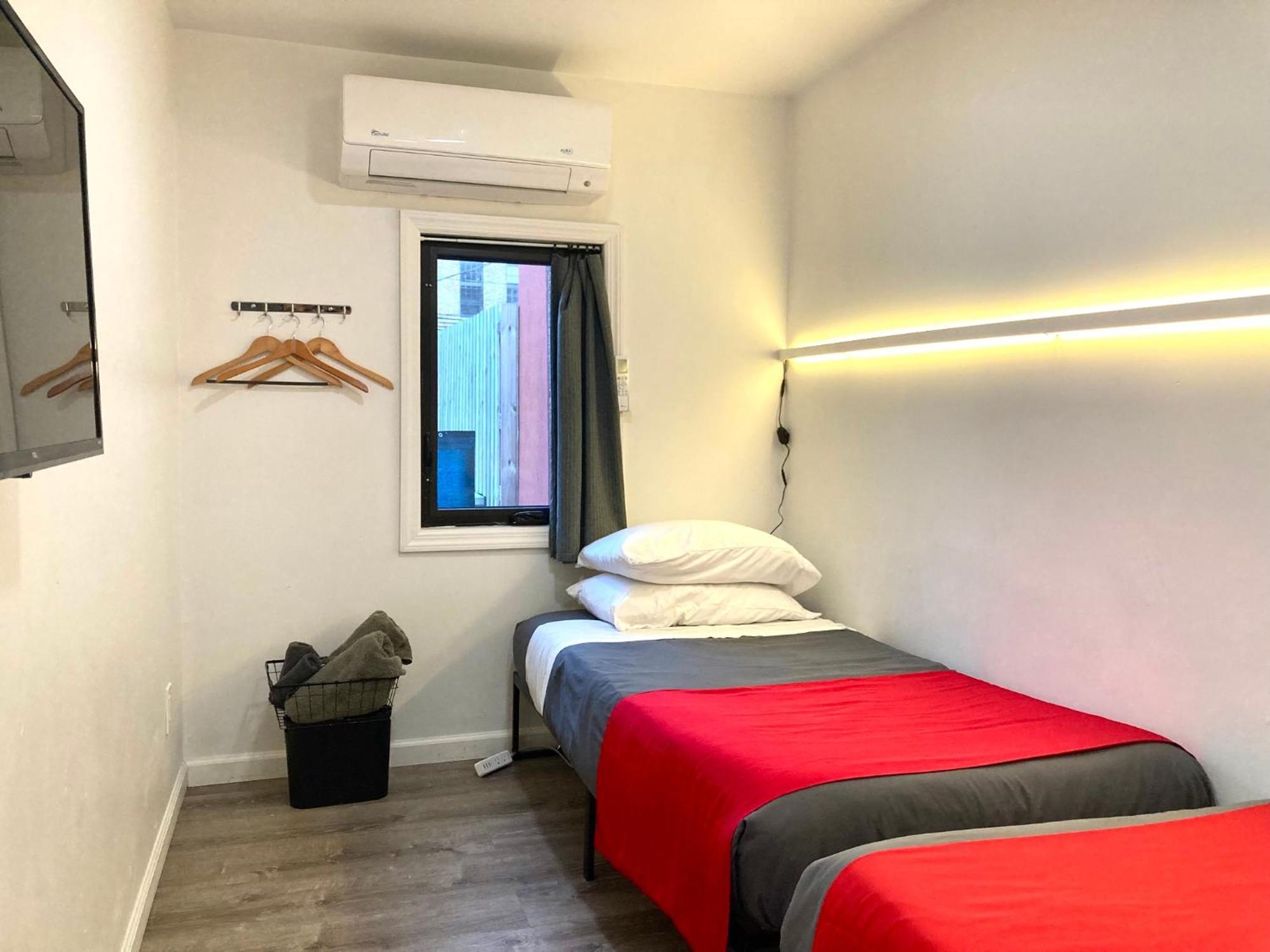 Modern Ironbound With Kitchen-fasttraintonyc-onestoptoairport