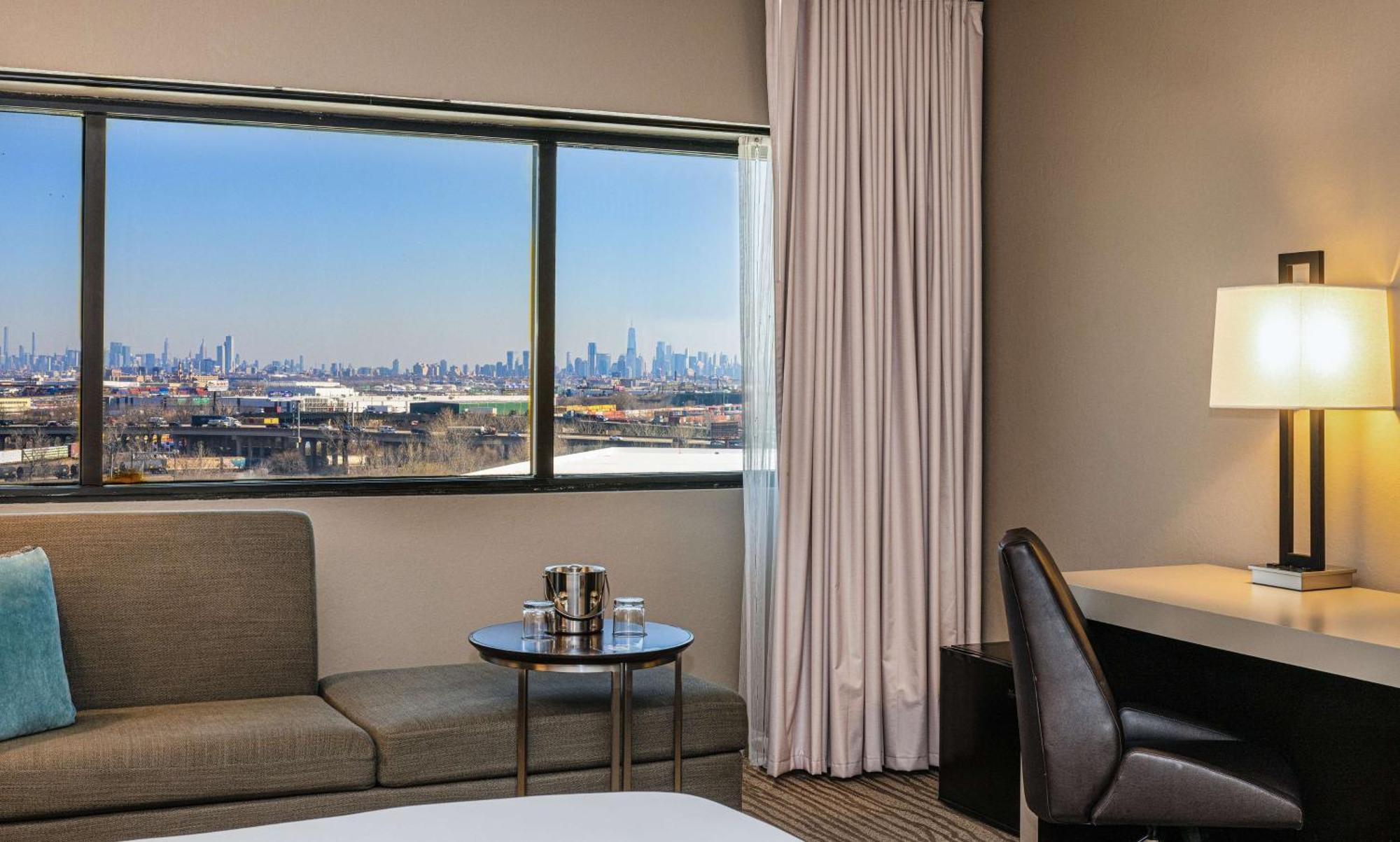 Doubletree By Hilton Airport Newark