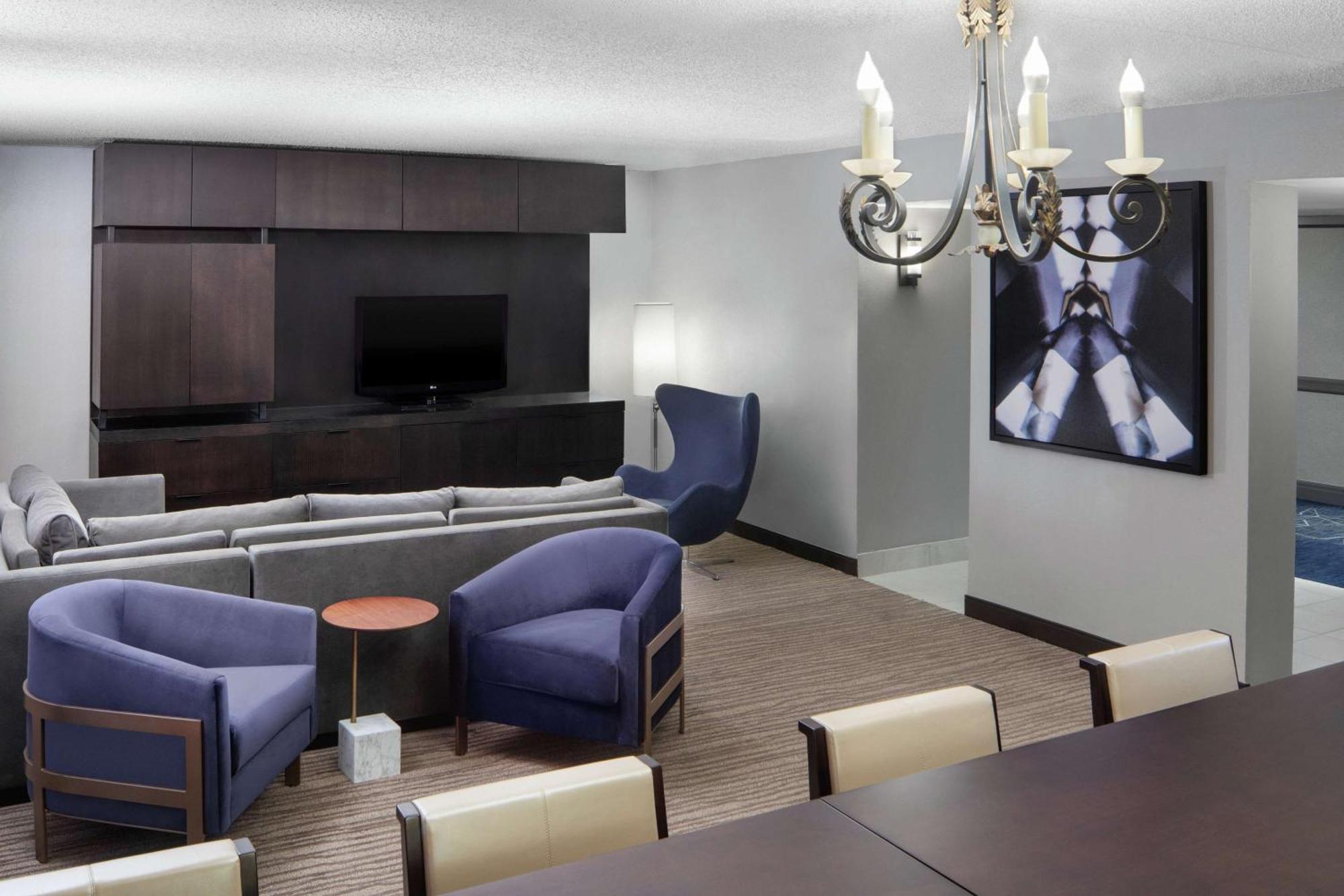 Hotel Doubletree By Hilton Airport