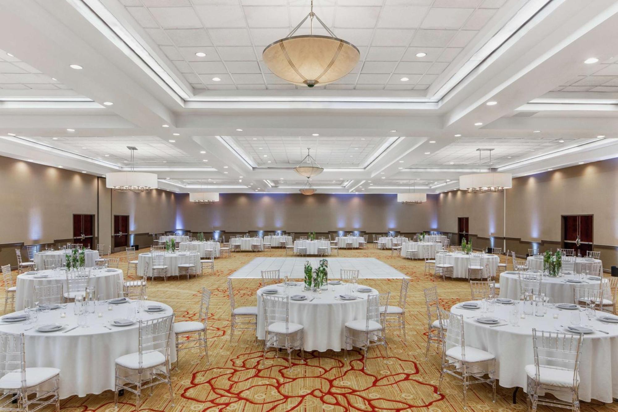 Doubletree By Hilton Airport 4*