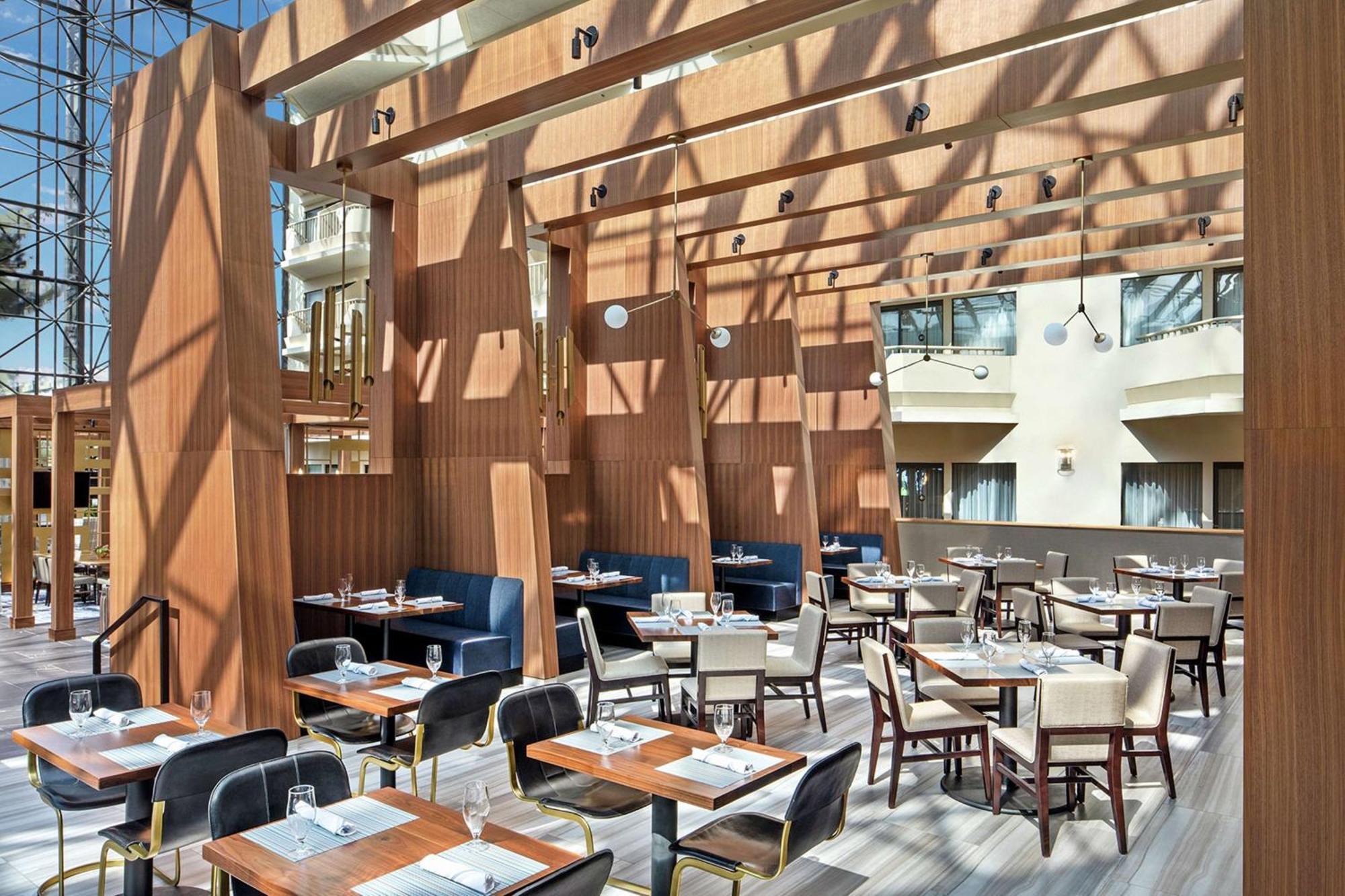 Hotel Doubletree By Hilton Airport 4*