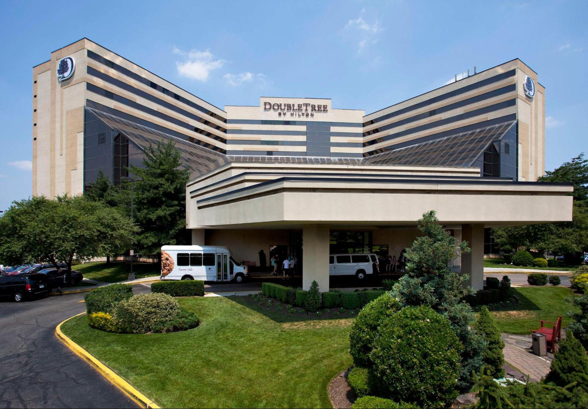 Doubletree By Hilton Airport 4*