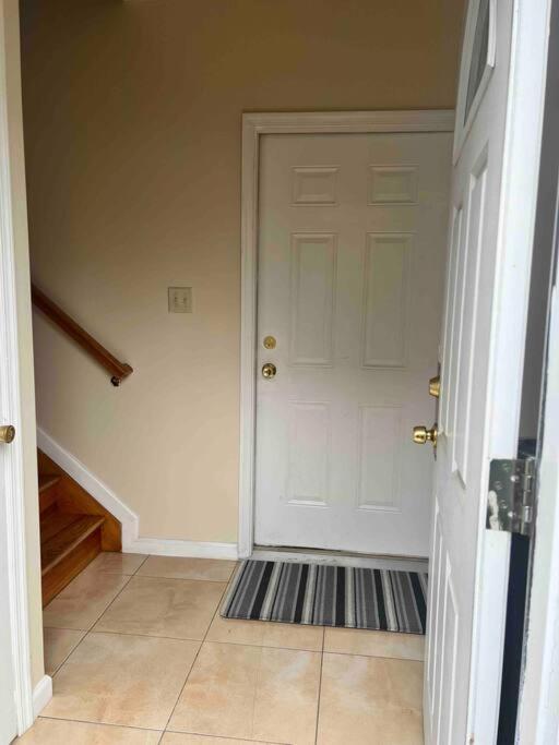 2bedroom Close To Nyc/ Ewr * Newark