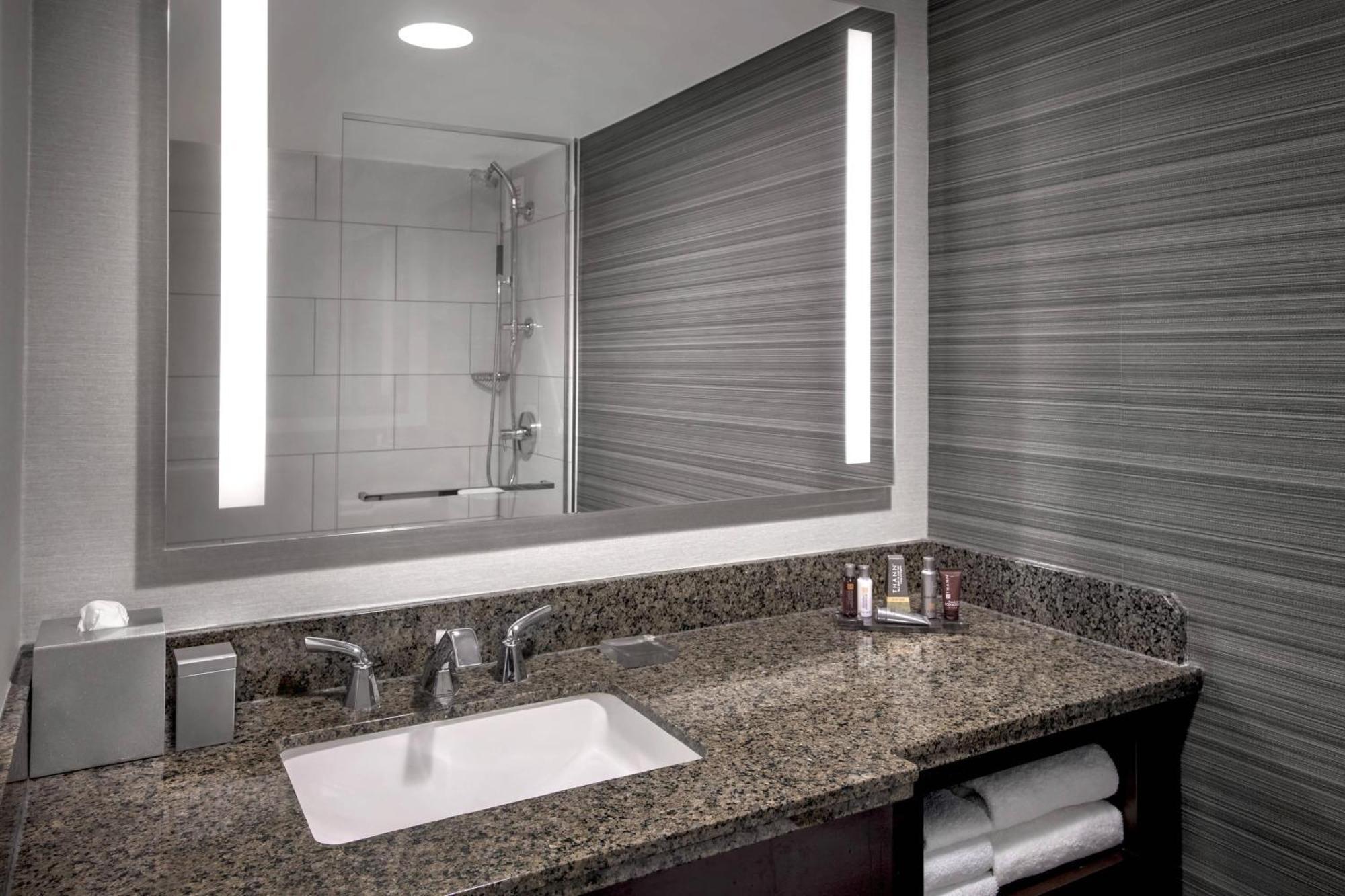 Liberty International Airport Marriott Hotel
