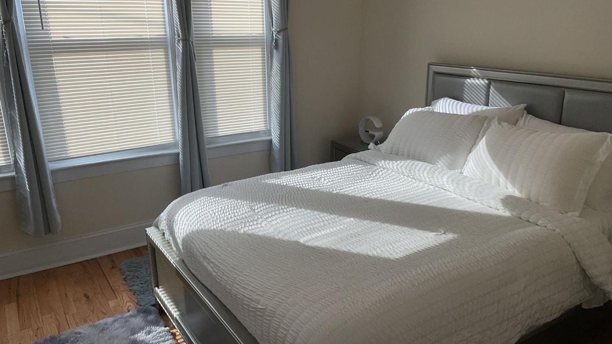 Ooohlala! 2 Beds And 2 Full Baths W/free Parking Apartment