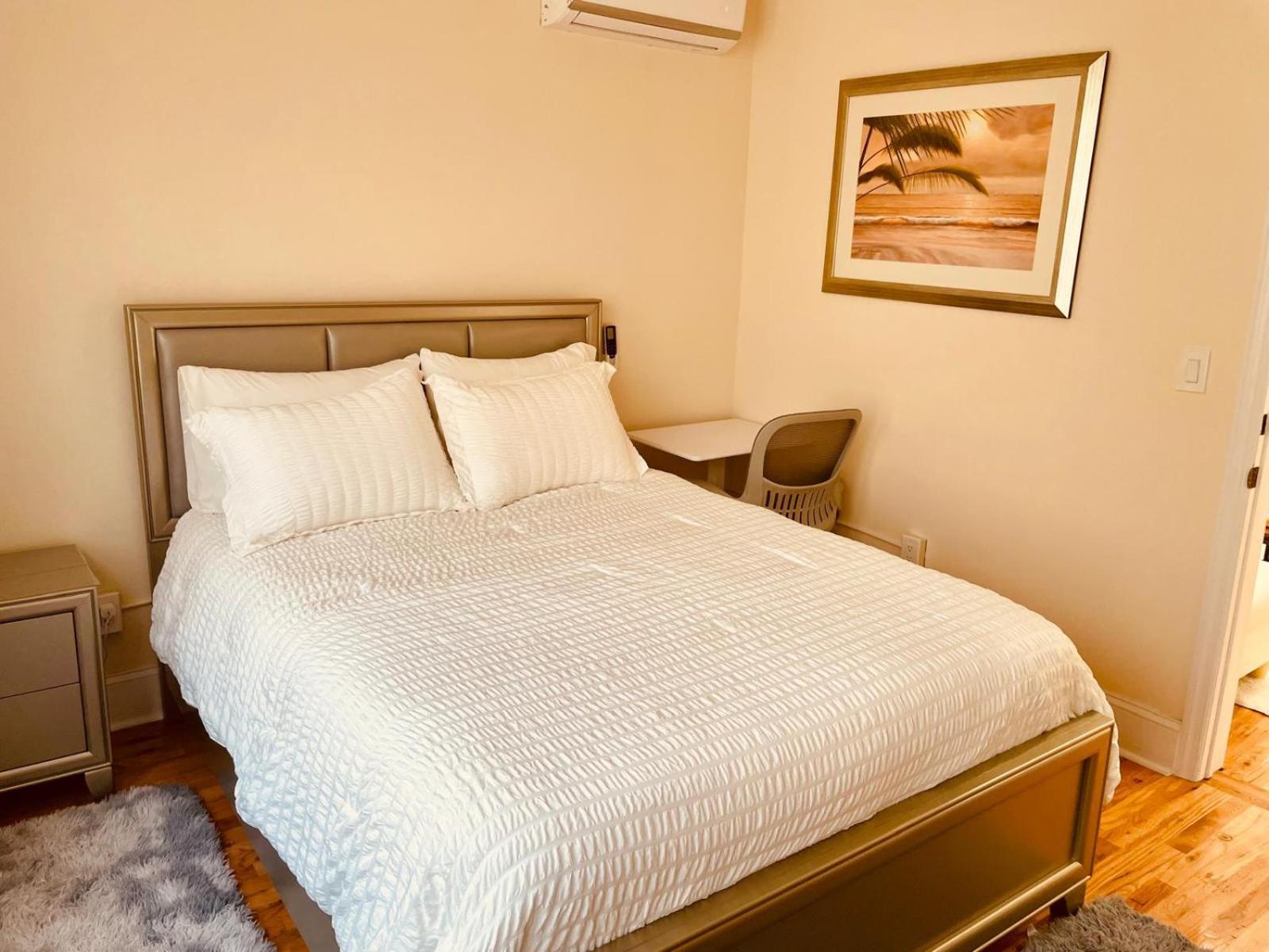 Ooohlala! 2 Beds And 2 Full Baths W/free Parking