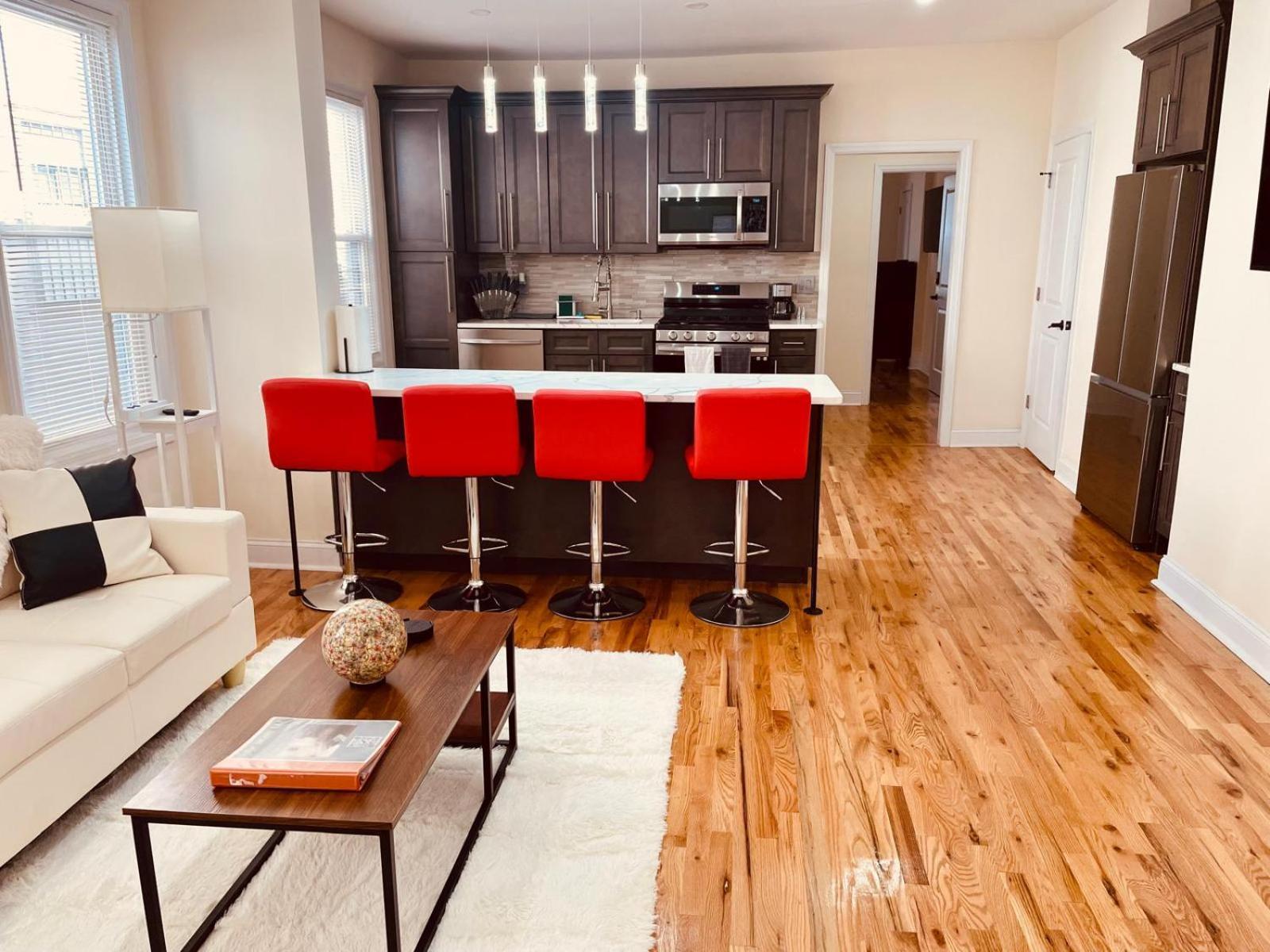 Ooohlala! 2 Beds And 2 Full Baths W/free Parking Apartment