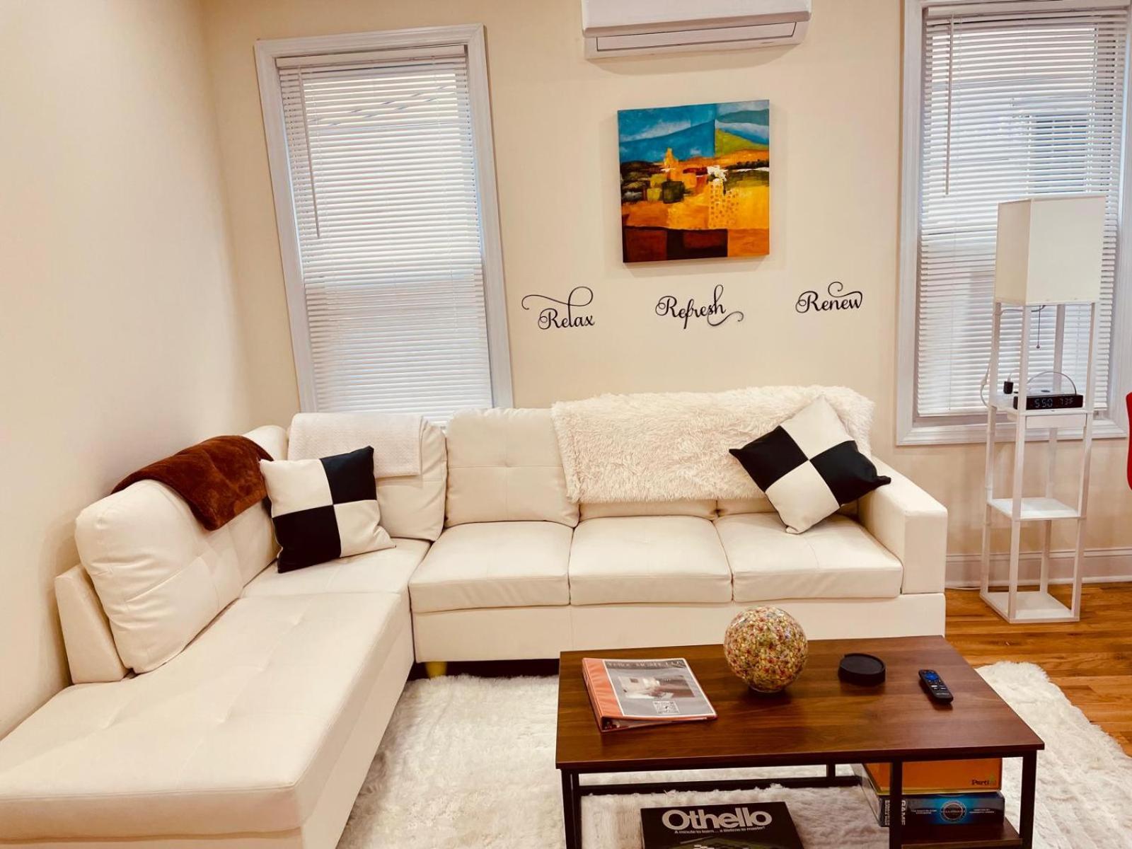 Apartment Ooohlala! 2 Beds And 2 Full Baths W/free Parking Newark