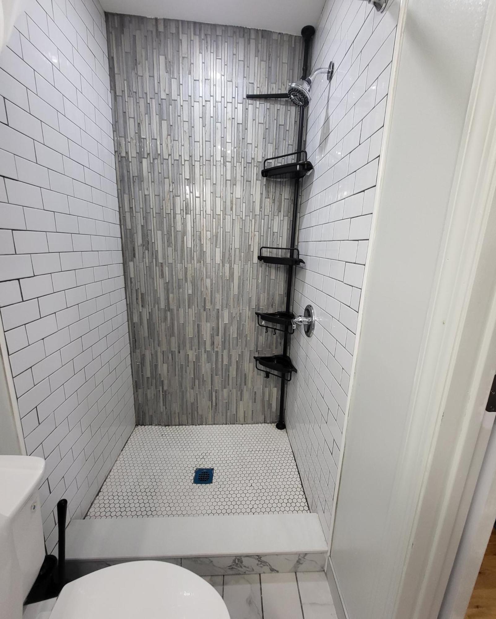 Ooohlala! 2 Beds And 2 Full Baths W/free Parking *