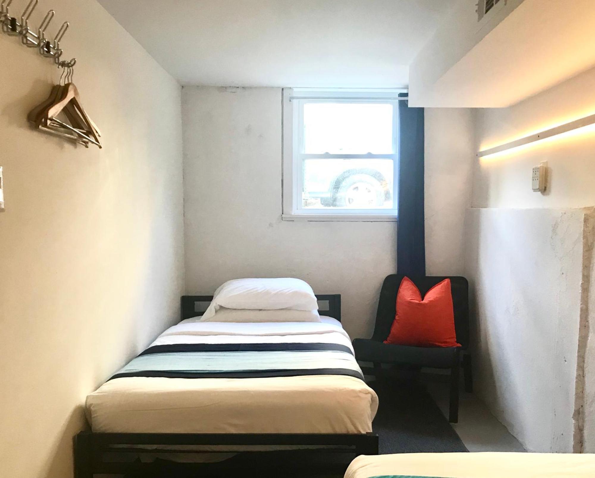 Modern Ironbound With Kitchen-fasttraintonyc-onestoptoairport Guest house *