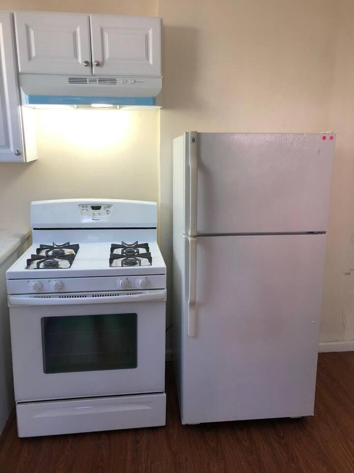 Spacious And Private With 3 Bedrooms And 1 Bathroom Near International Airport Ewr And New York