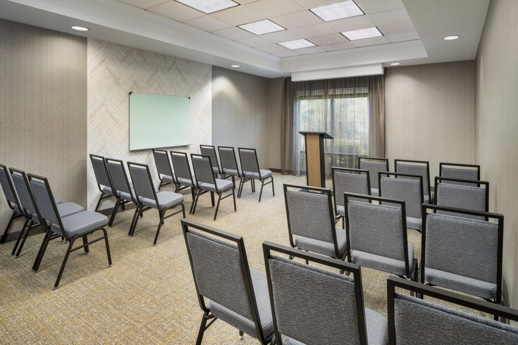 Springhill By Marriott International Airport 3*