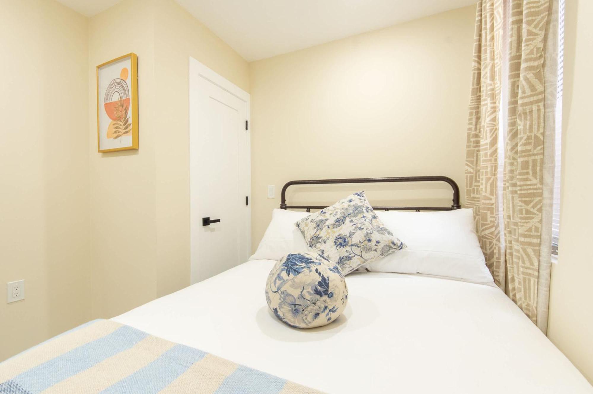 Sojourn's Coveted Cultural Family Destination Sleeps 6 * Newark