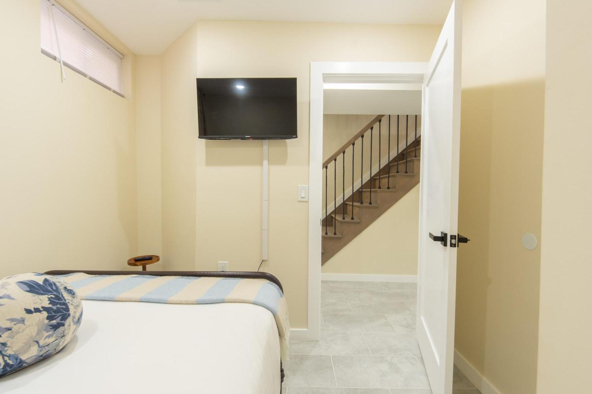 Sojourn's Coveted Cultural Family Destination Sleeps 6 * Newark