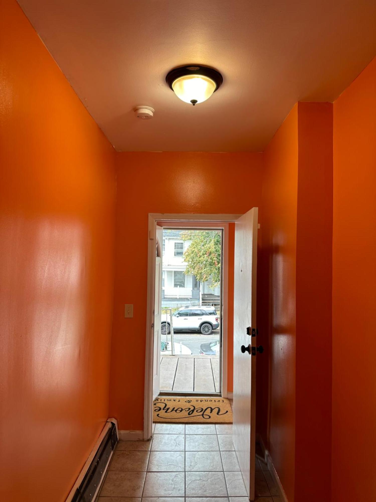 Guest house Fidelia Garnet Room, Queen Bed Minutes From Liberty International Airport And Penn Station Newark