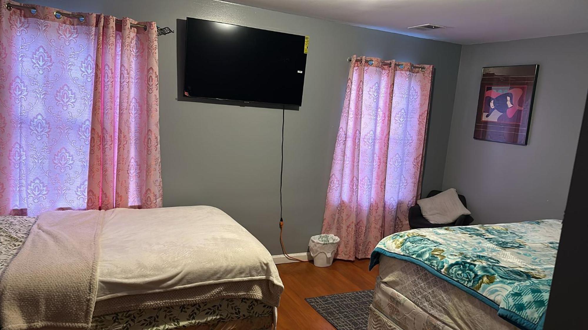 Guest house Divine 65 Sherman 6mins To Airport And 4mins To Penn Station Newark