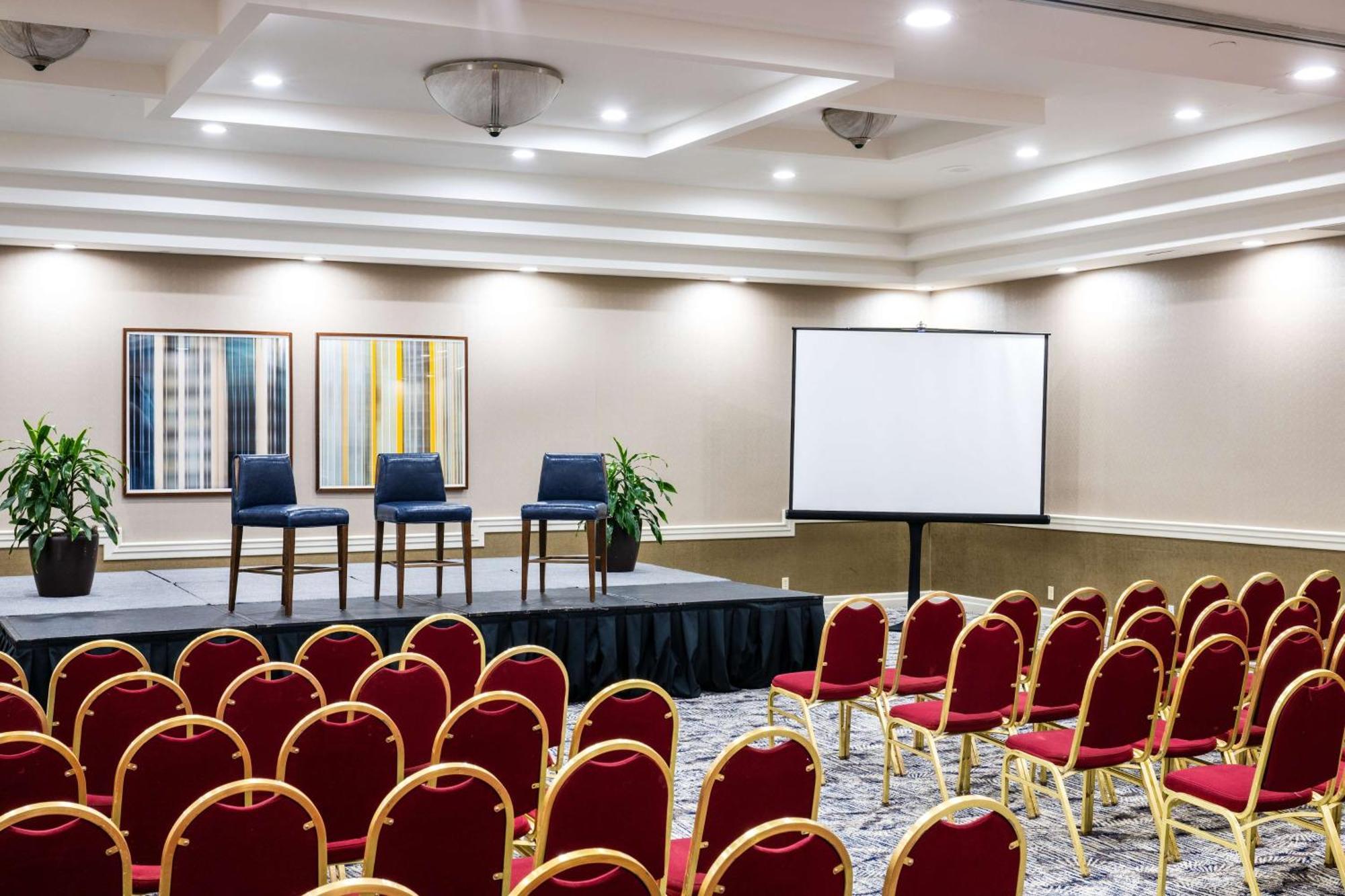 Doubletree By Hilton Airport Hotel Newark