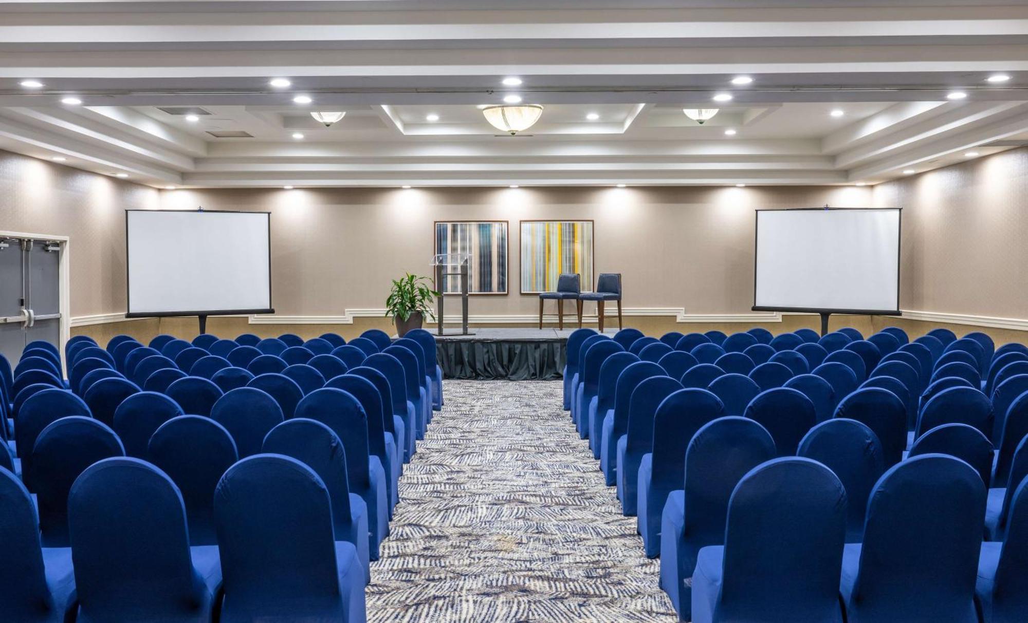 Doubletree By Hilton Airport 4* Newark