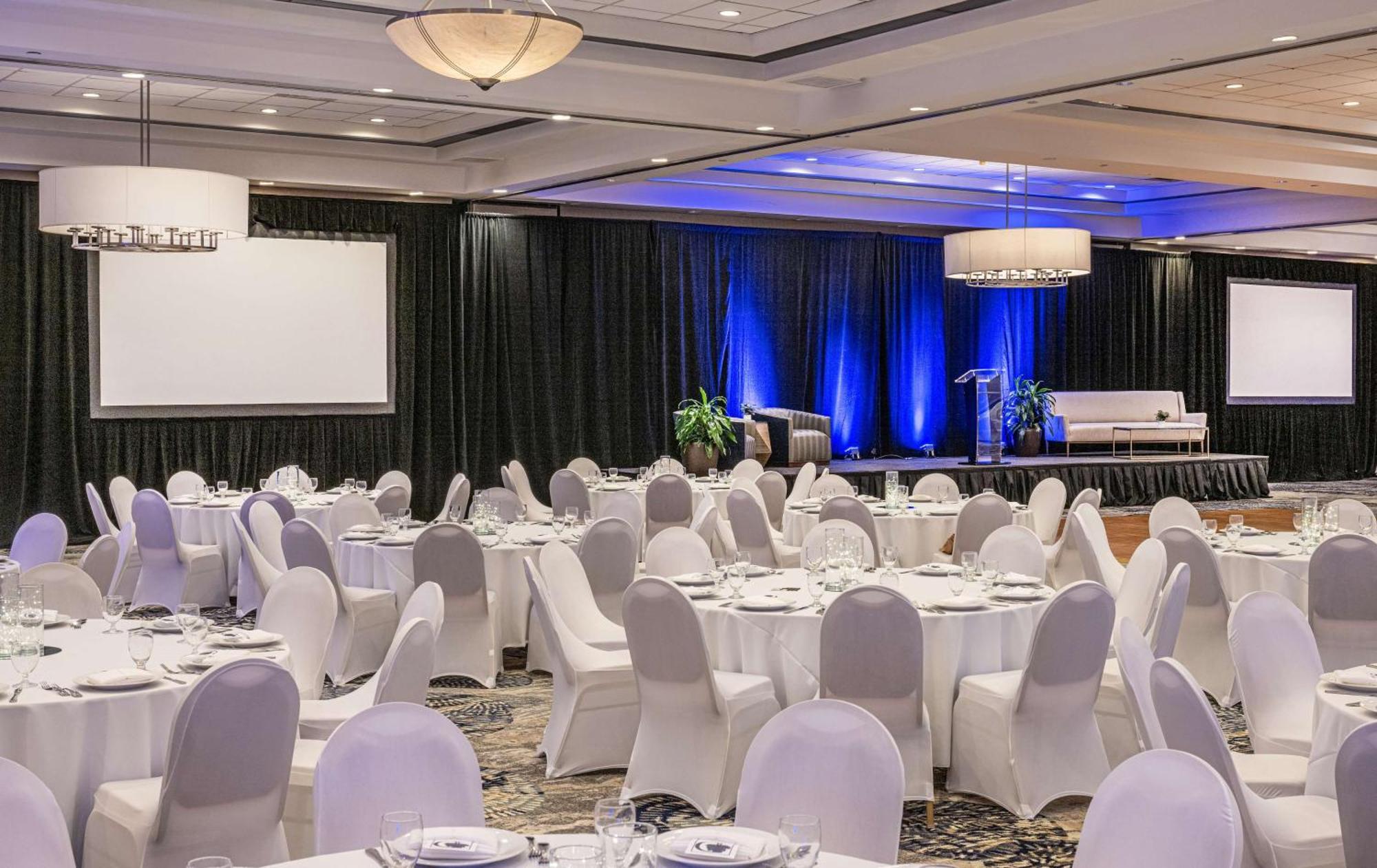 Hotel Doubletree By Hilton Airport