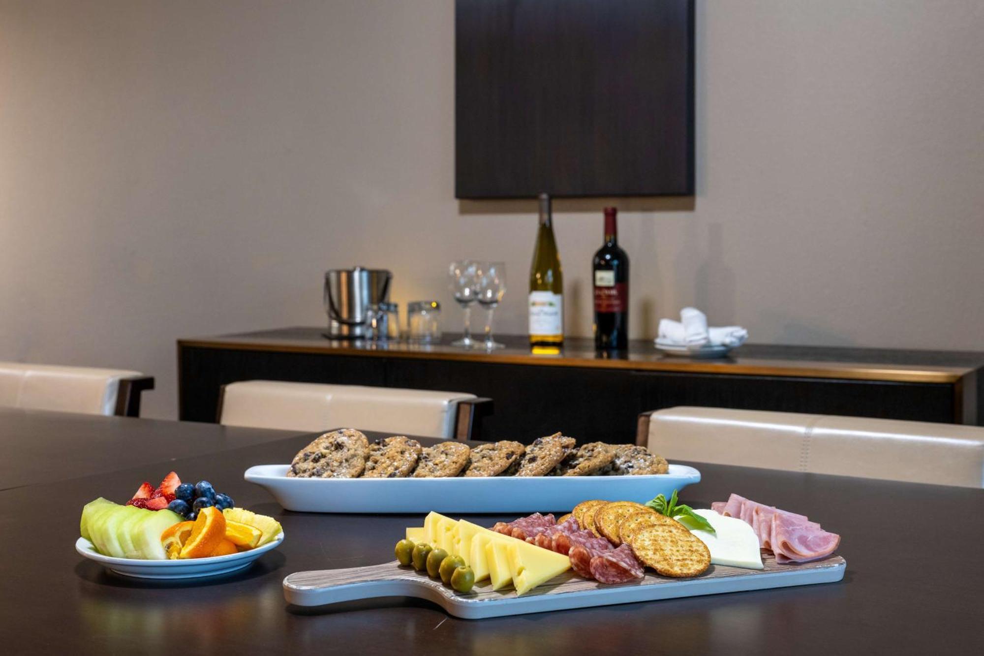 Hotel Doubletree By Hilton Airport 4*