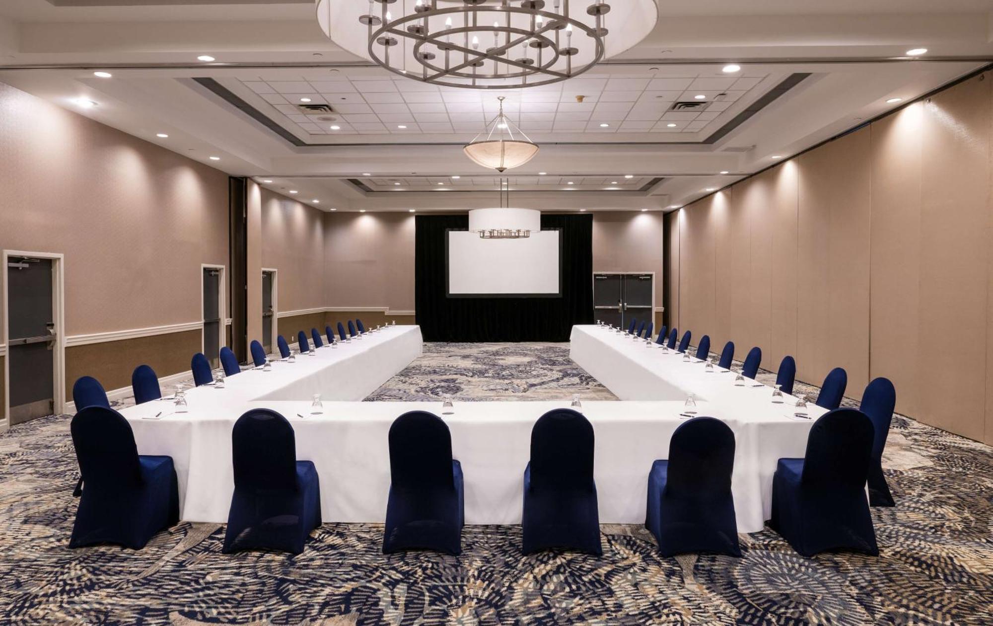 Doubletree By Hilton Airport Hotel Newark