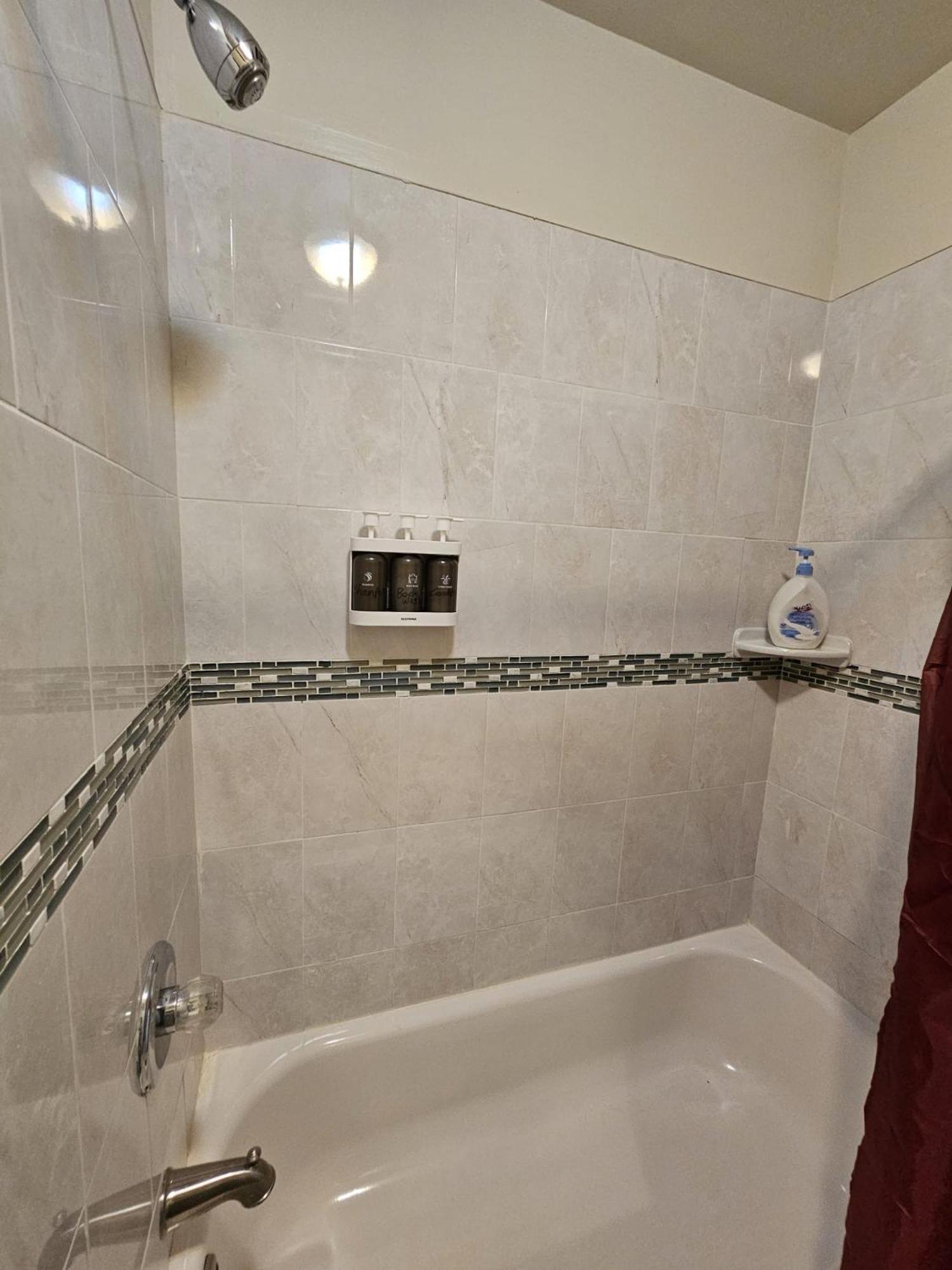 3f8-chelsea In-unit Washer Dryer And Tv * Newark