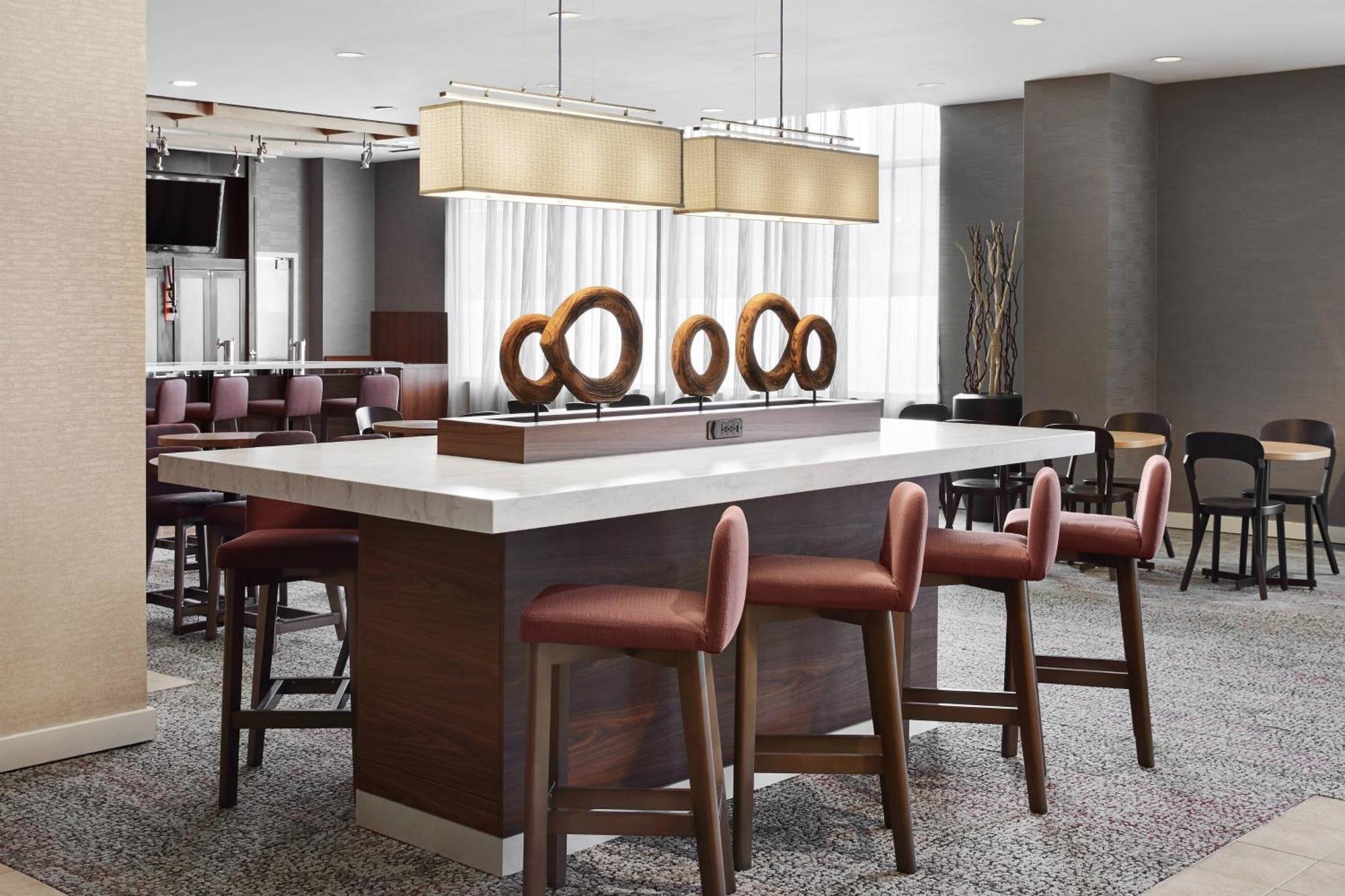 Courtyard By Marriott Downtown 3* Newark