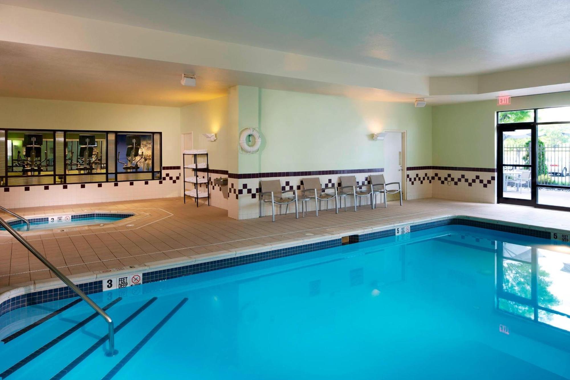 Hotel Springhill By Marriott International Airport 3*